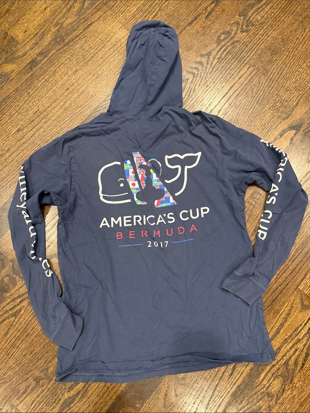 Vineyard Vines Navy Men's Hooded America's Cup Bermuda 2017 Whale Graphic